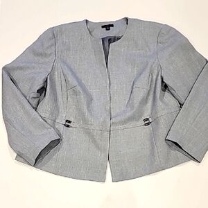 R&K Light Gray Blazer. Snap Closure. PTP 24” like new.